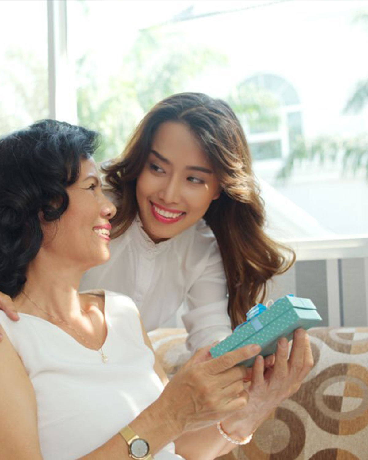 Gợi Ý Trang Sức Ngọc Trai Tặng Mẹ Ngày 8/3