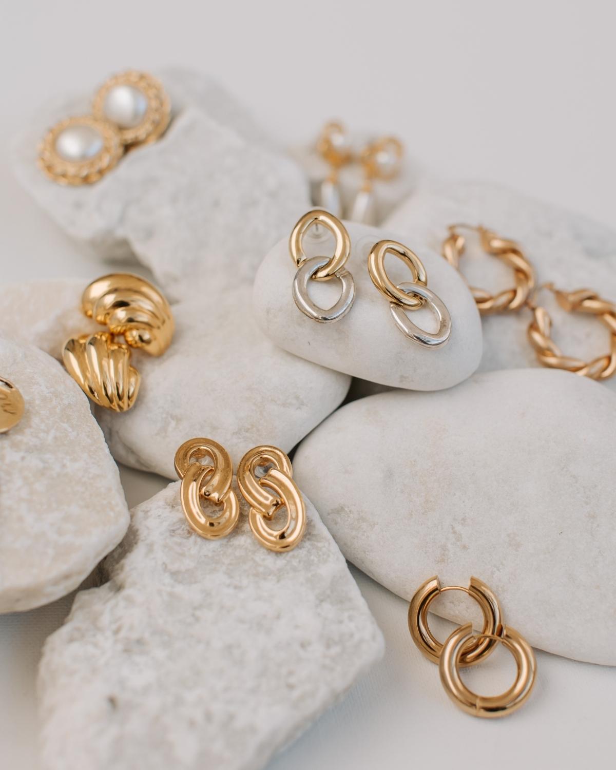 Các Loại Khuyên Tai Cho Nữ