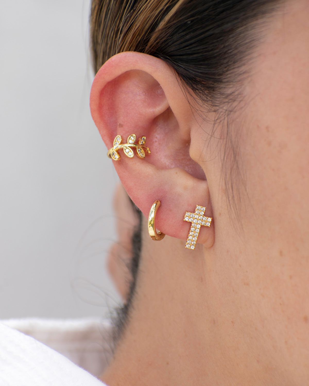 cách đeo bông tai kẹp