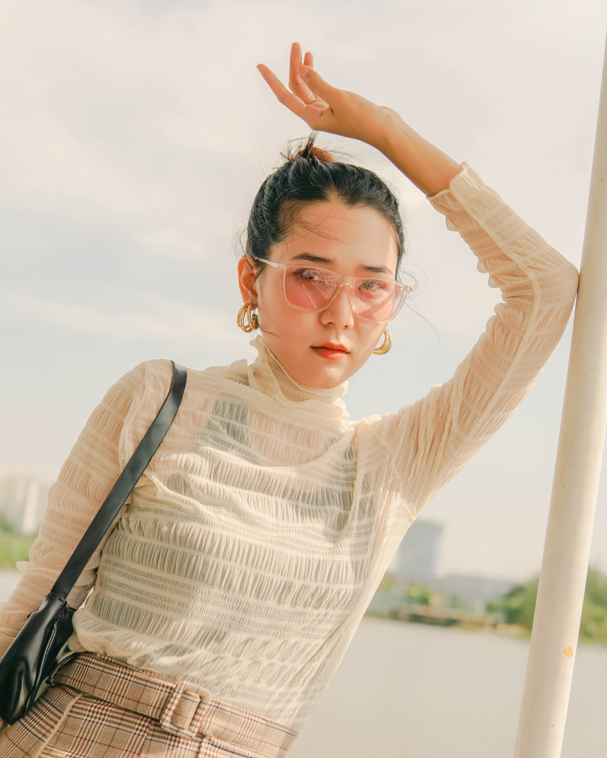 cách làm lỗ khuyên tai to ra