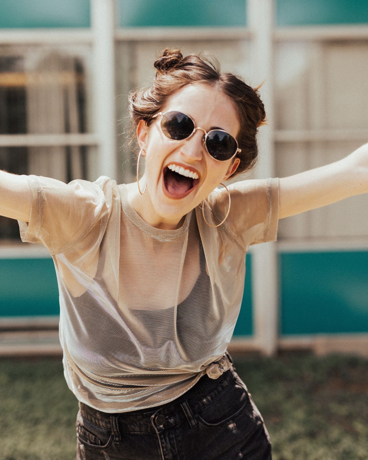 đeo bông tai phù hợp với khuôn mặt