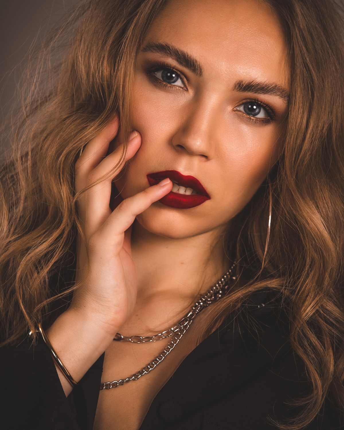 dây chuyền bạc bị đen phải làm sao