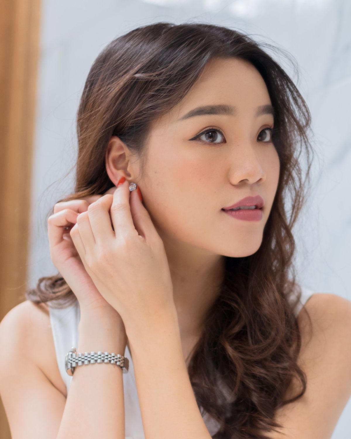 vệ sinh lỗ xỏ khuyên tai
