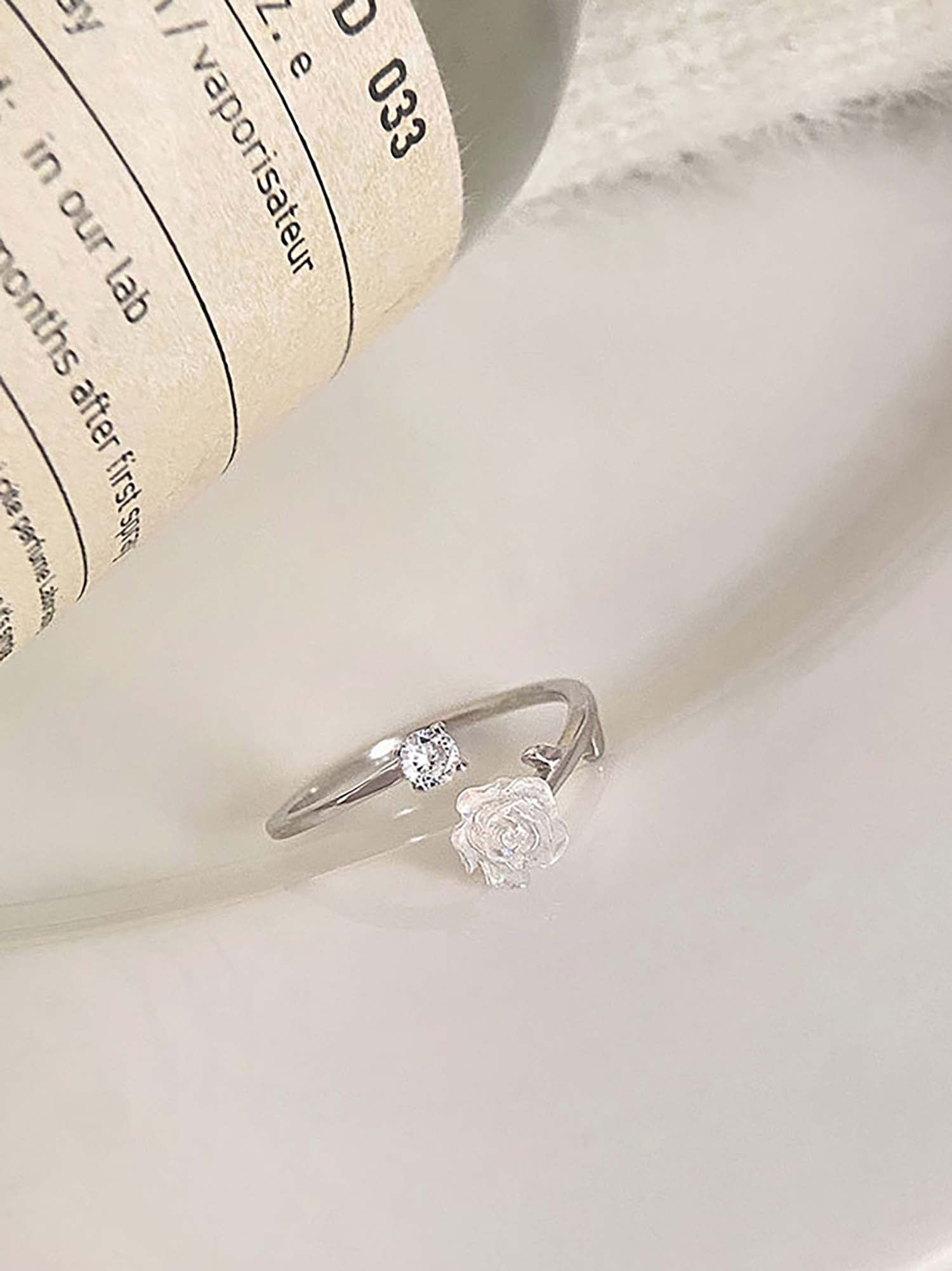 Nhẫn bạc hoa hồng