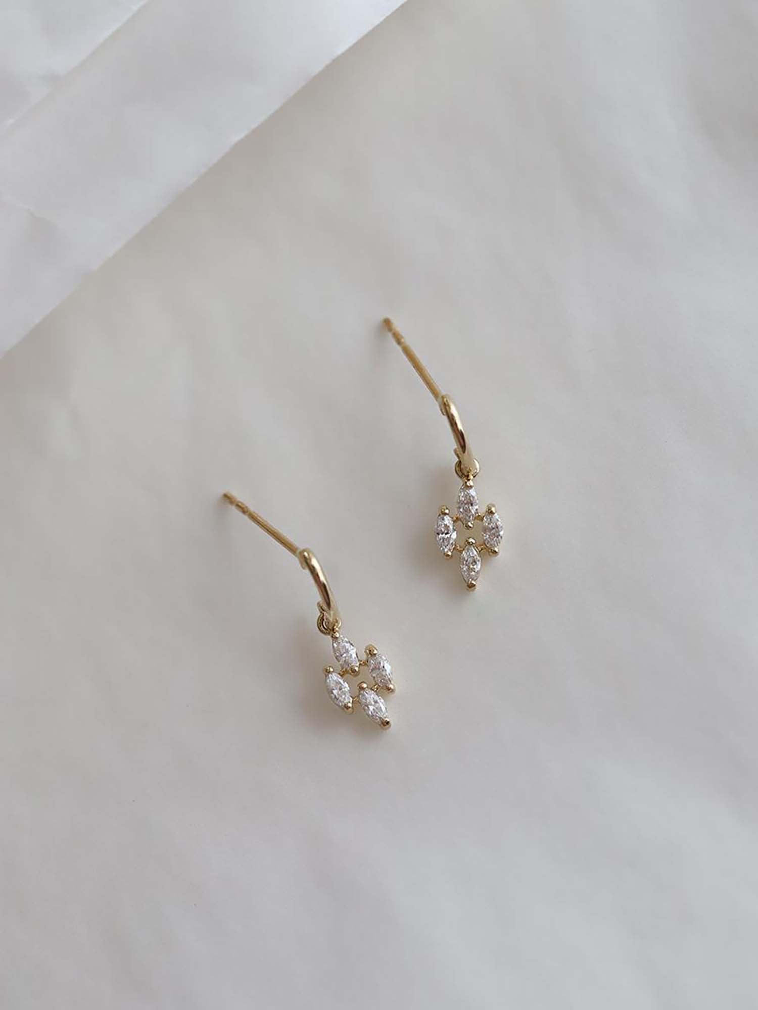 Bông tai đính đã Zirconia