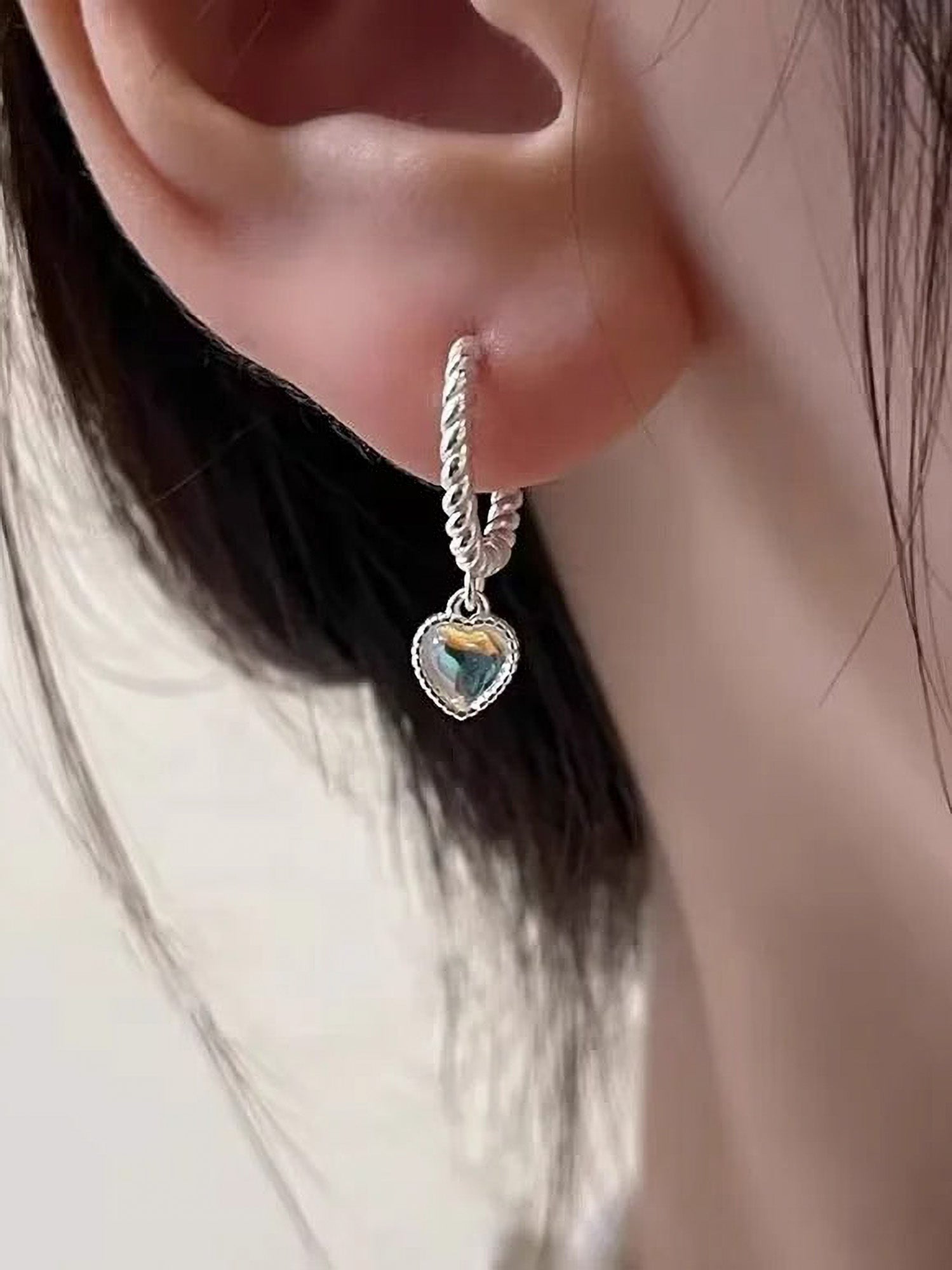 đôi bông tai brenda hợp với mọi lứa tuổi