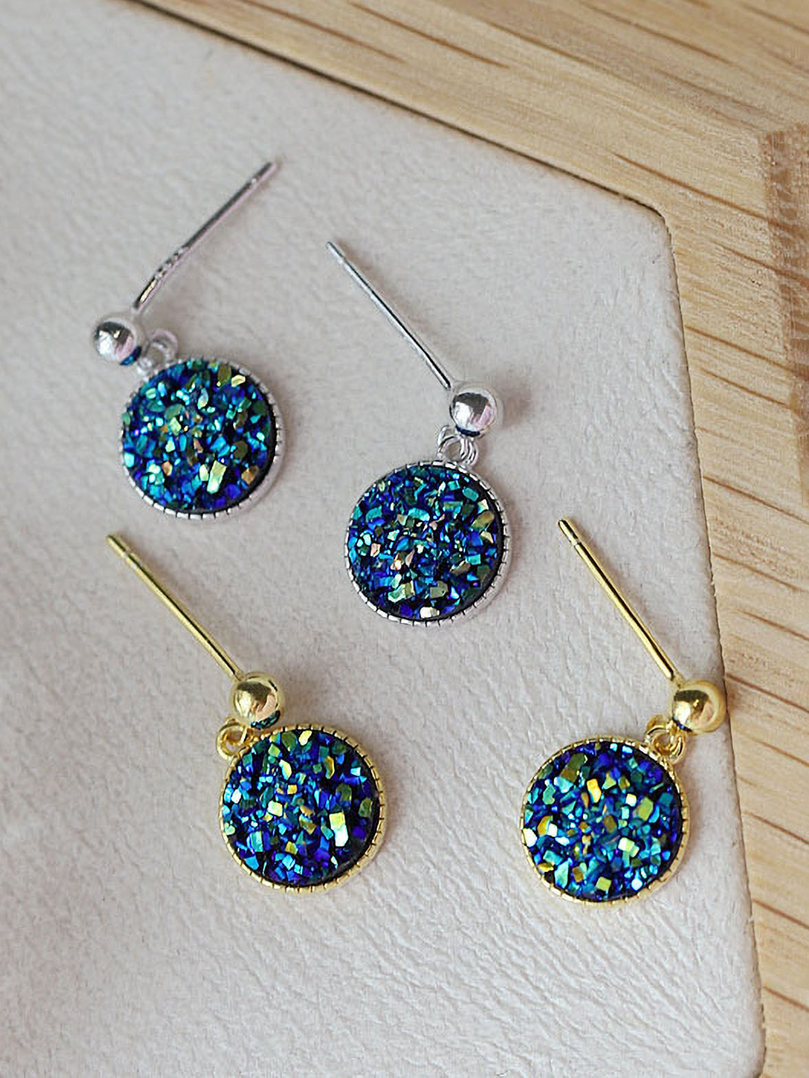 bông tai cyrus 2 màu bạc và vàng