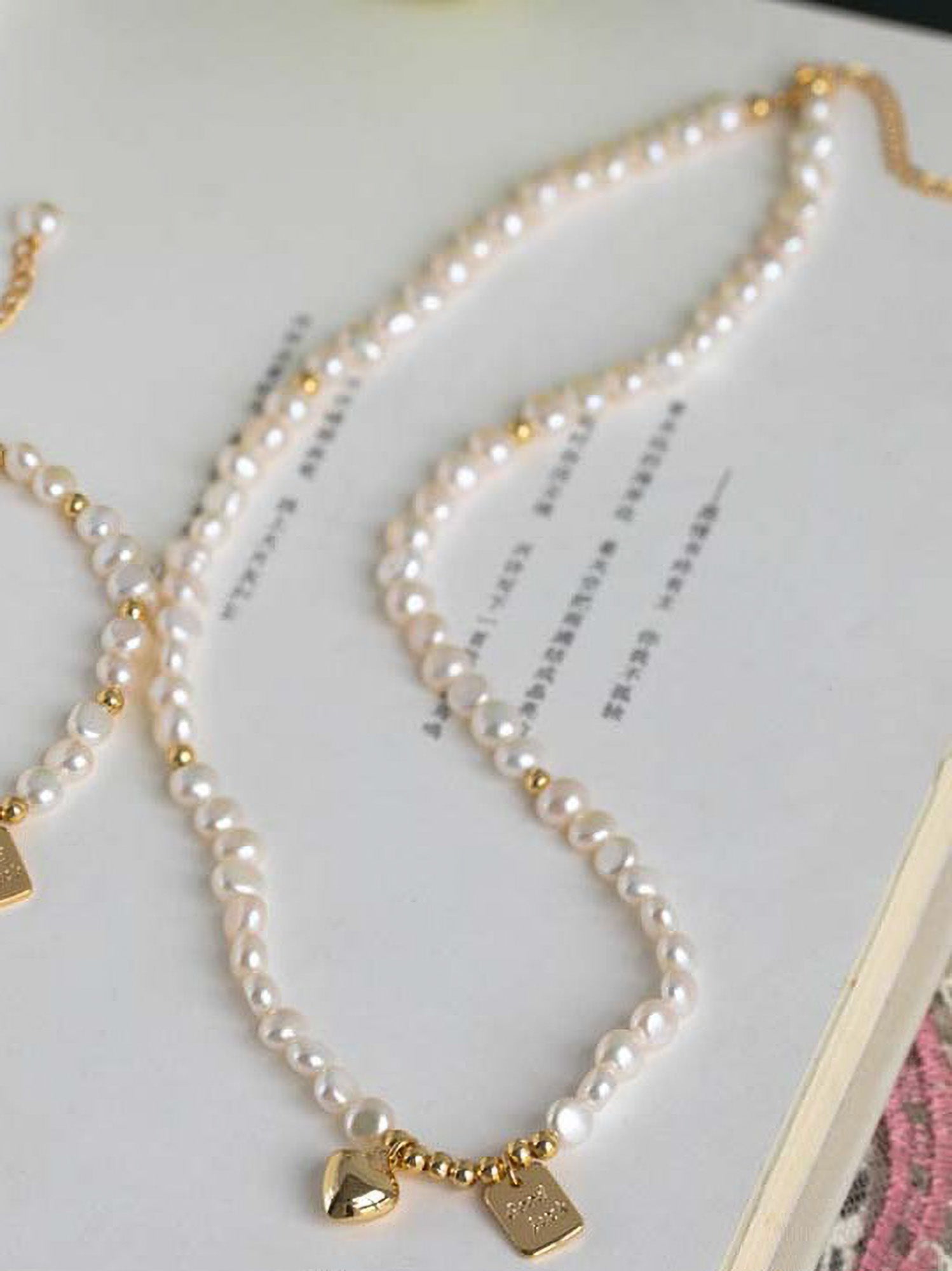 cận cảnh dây chuyền chloe