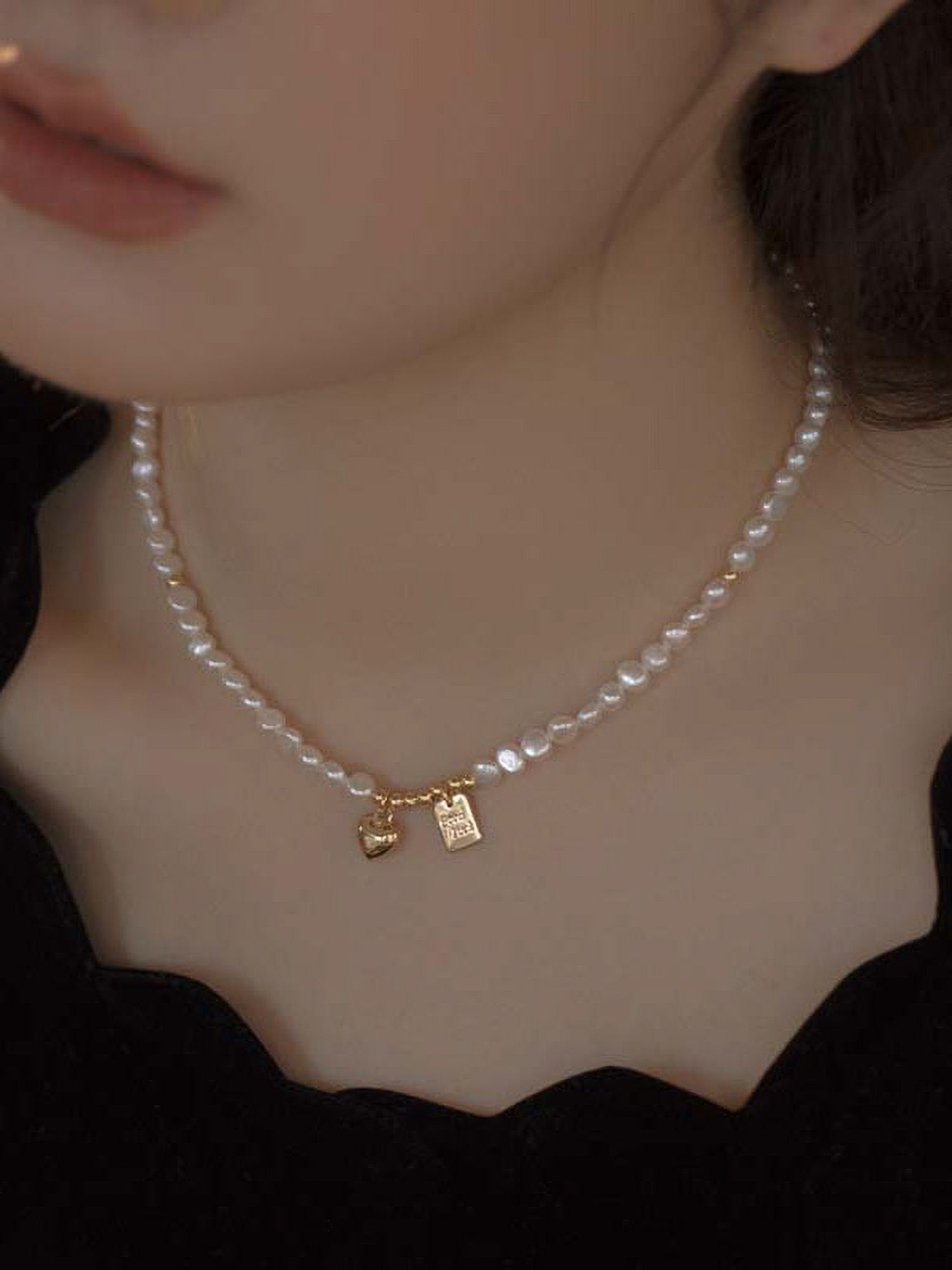 tạo hình phức tạp thể hiện sự quý phái