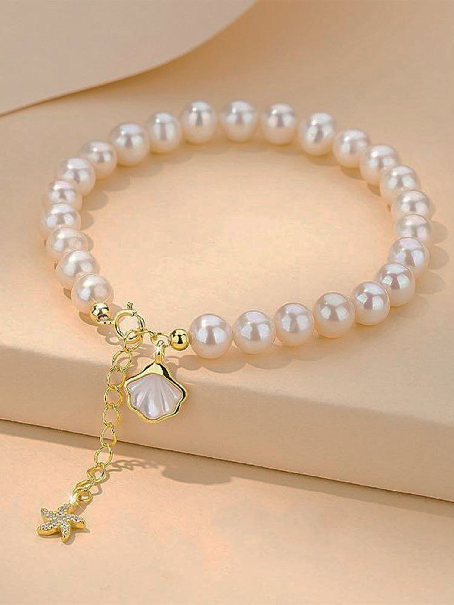 cận cảnh chi tiết của chiếc vòng