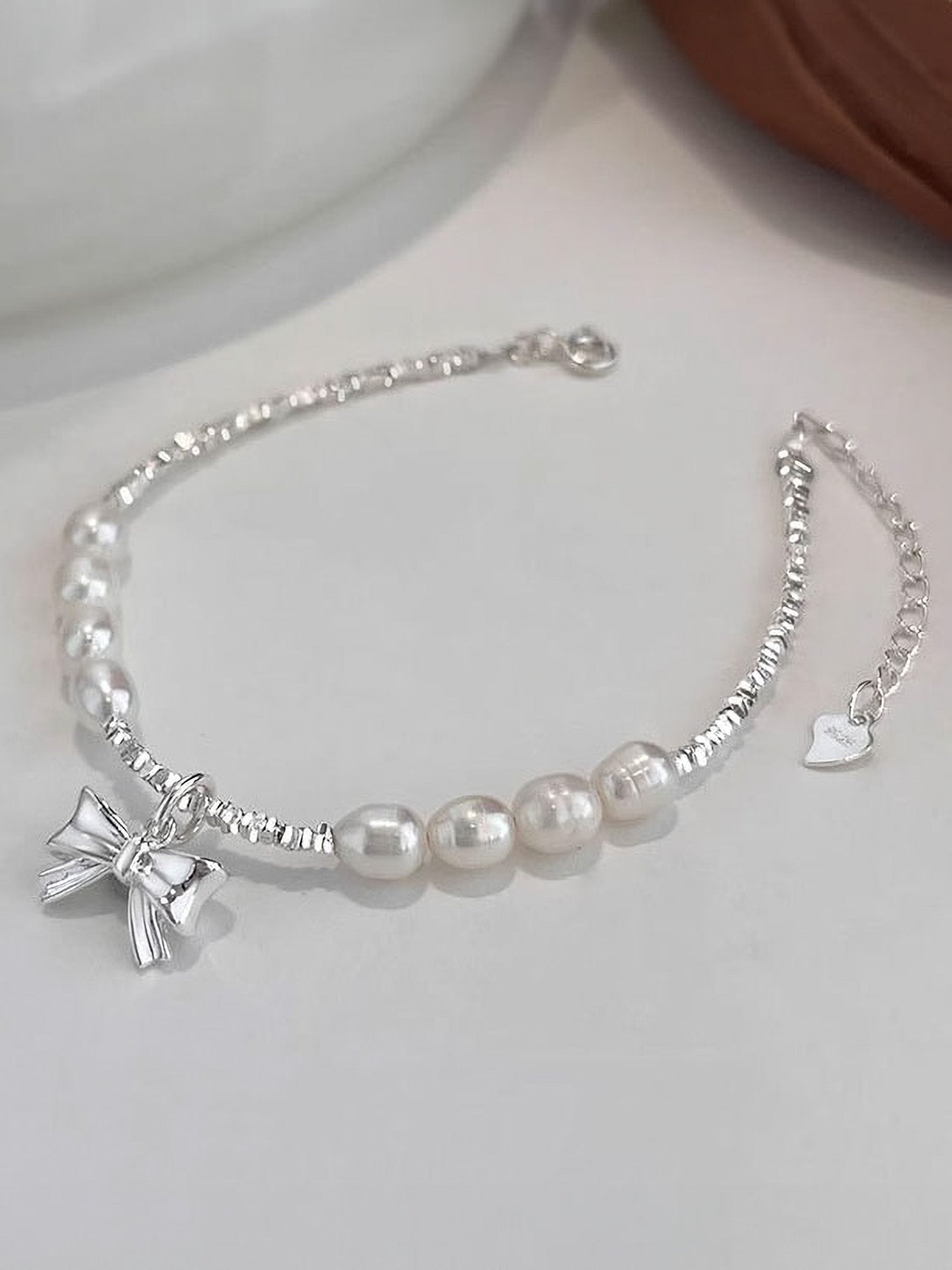 cận cảnh chi tiết chiếc vòng