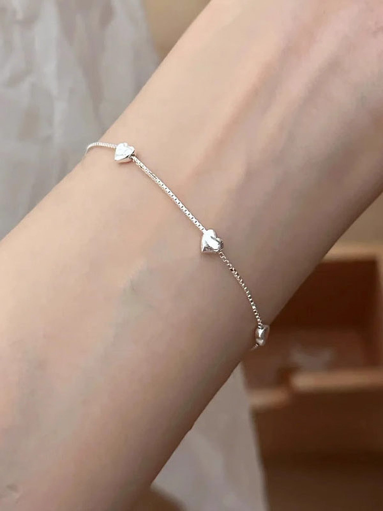 chi tiết khá đơn giản tạo cho người xem cảm giác nhẹ nhàng, trìu mến