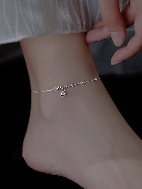 Lắc chân Cyra