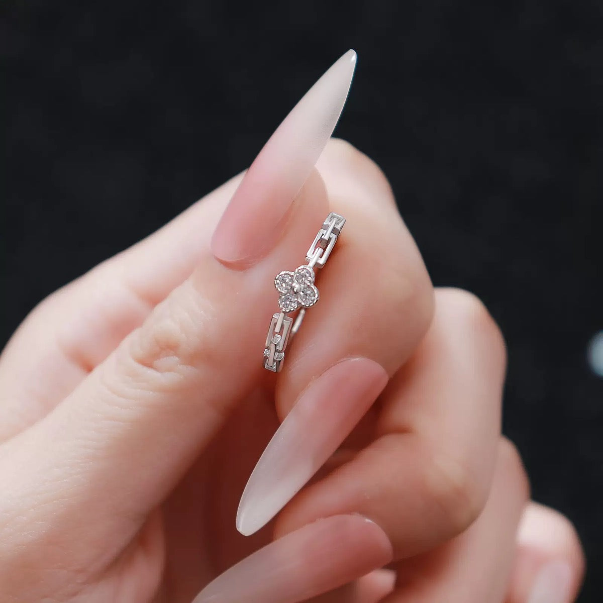Nhẫn Simone
