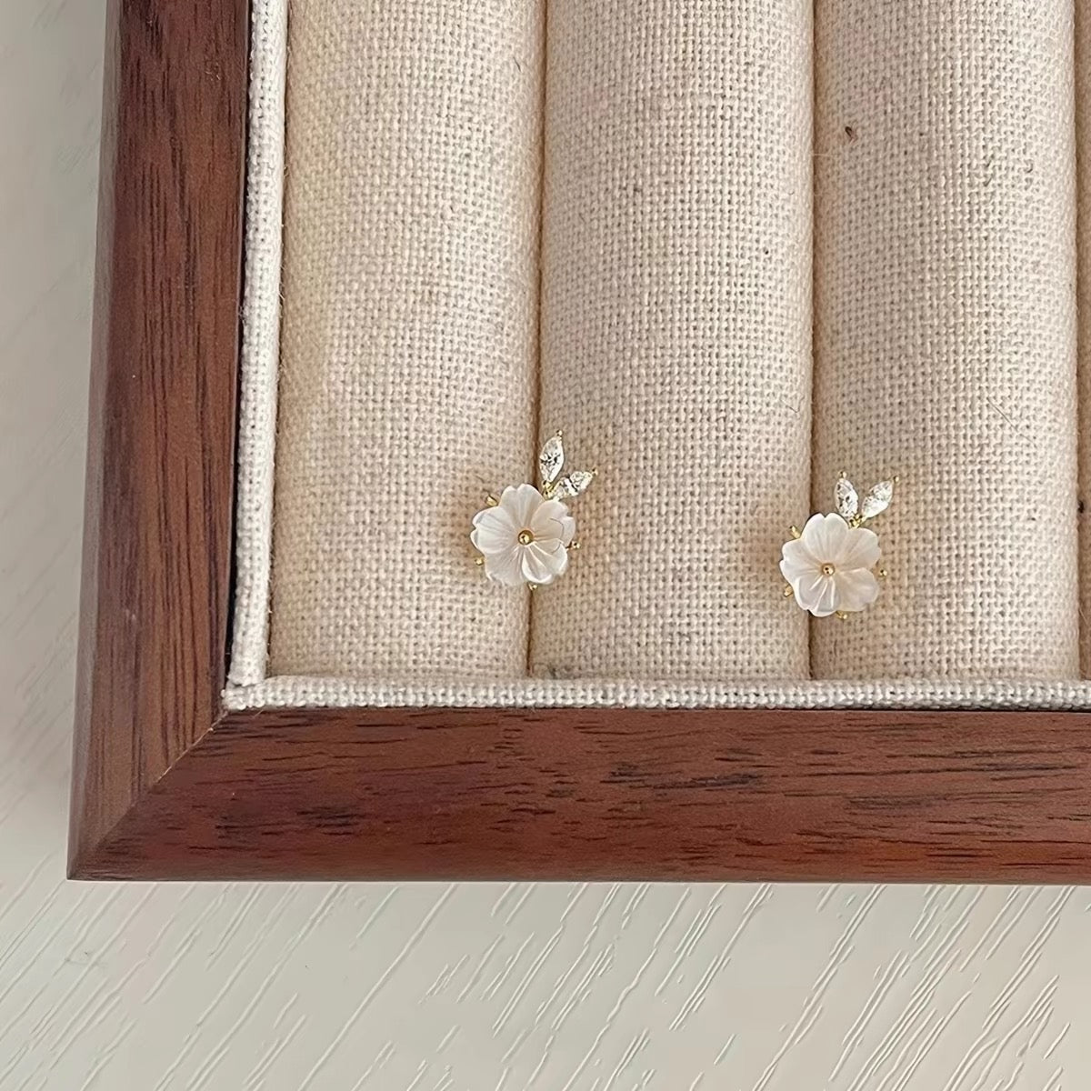 Bông tai Georgia